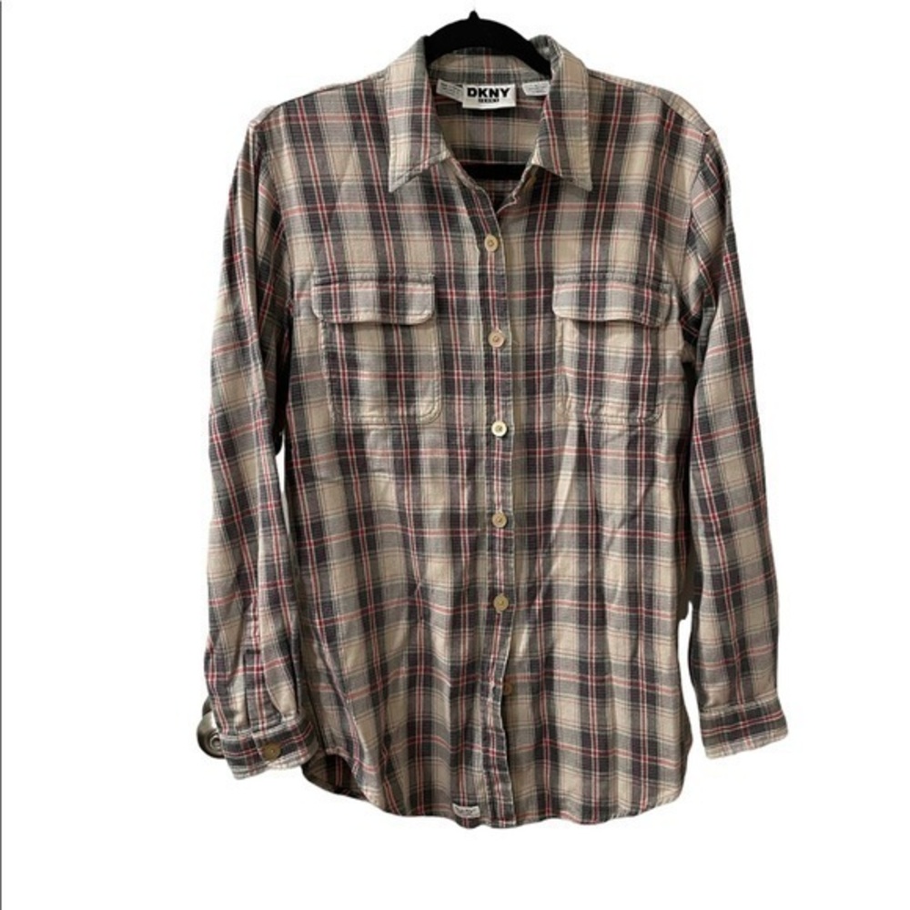 Vintage DKNY Plaid Flannel Women Shirt Size 6
Condition 8/10 no flaws
